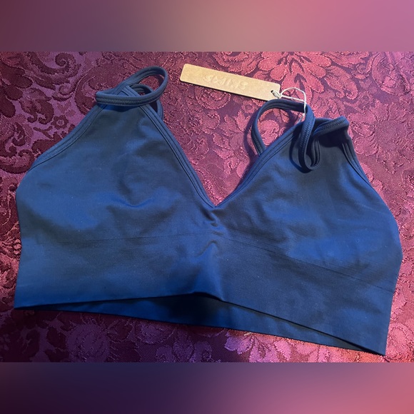 SKIMS SOFT SMOOTHING SEAMLESS BRALETTE - Picture 5 of 5